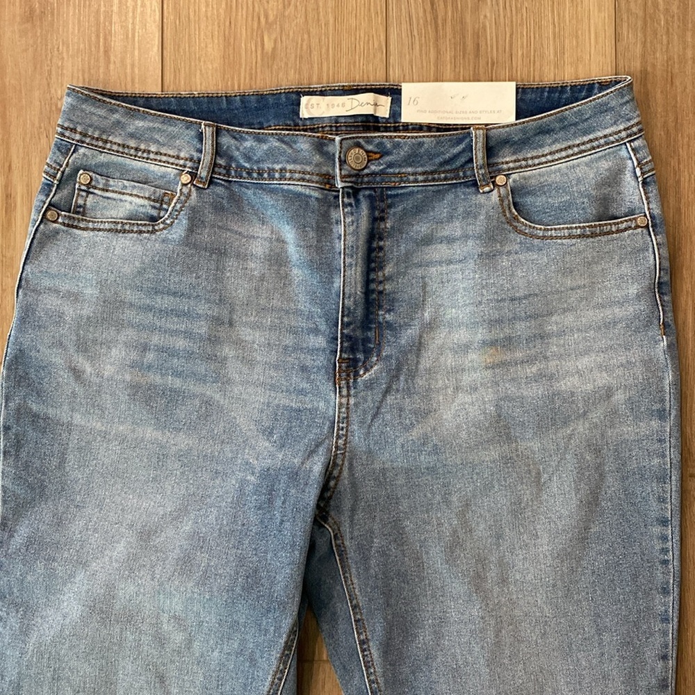 Cato Light Blue Cropped Ankle Jeans - Picture 2 of 4